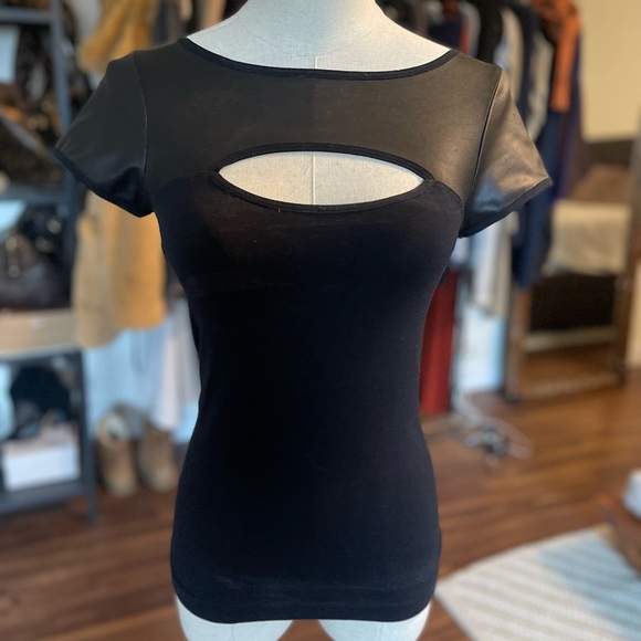 Blk Bebe top. - Picture 1 of 3